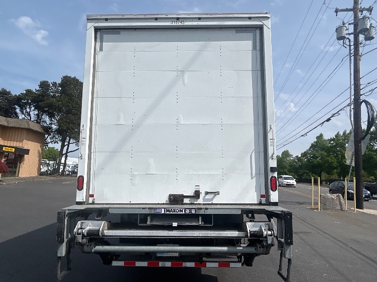 2019 Freightliner M2 106 in Portland, OR — photo 7