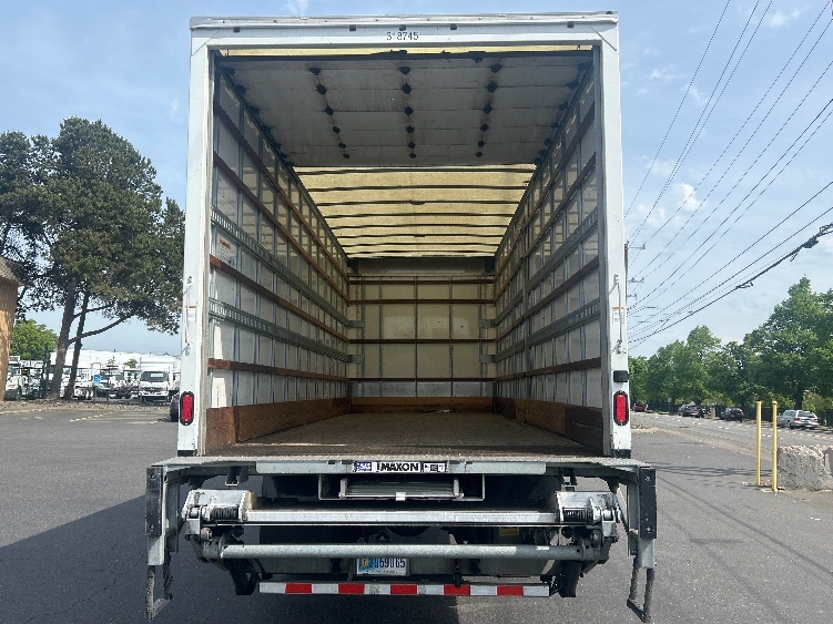 2019 Freightliner M2 106 in Portland, OR — photo 8