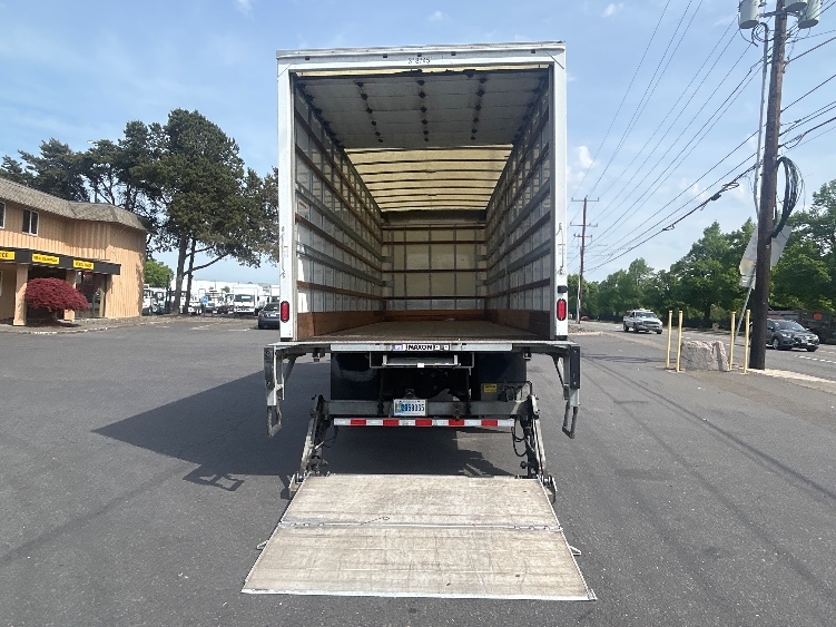 2019 Freightliner M2 106 in Portland, OR — photo 9