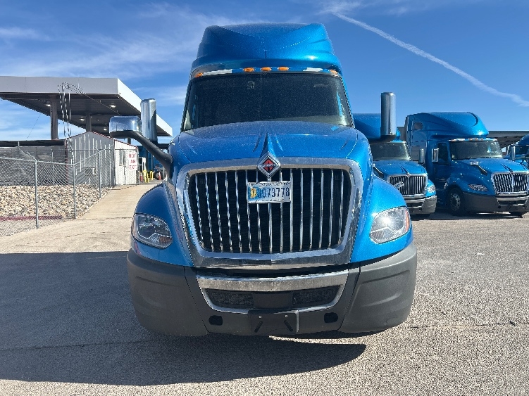 2021 International LT in El Paso, TX — photo 2