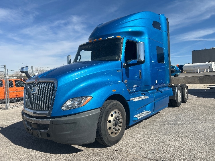 2021 International LT in El Paso, TX — photo 3