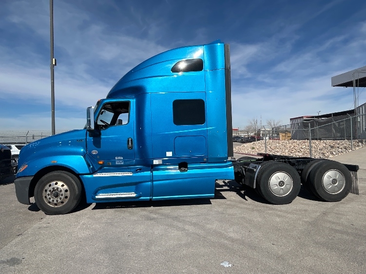 2021 International LT in El Paso, TX — photo 4