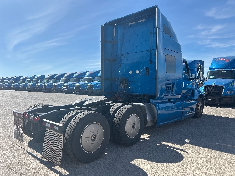 2021 International LT in El Paso, TX — photo 7