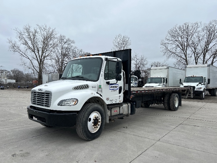 2019 Freightliner M2 106 in Kansas City, MO — photo 3