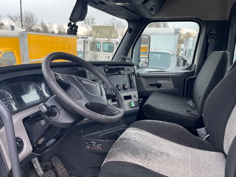 2019 Freightliner Cascadia in Parsippany, NJ — photo 10