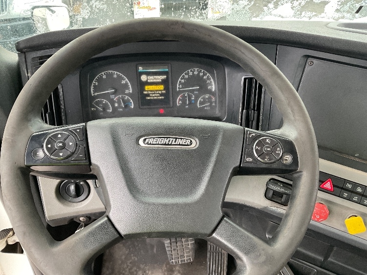 2019 Freightliner Cascadia in Linden, NJ — photo 10