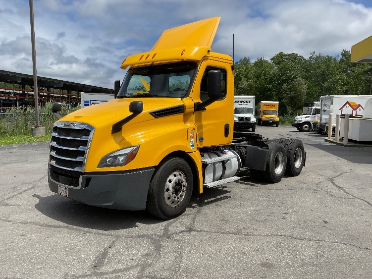 2019 Freightliner Cascadia in New Bedford, MA — photo 3