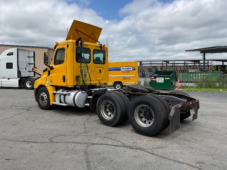2019 Freightliner Cascadia in New Bedford, MA — photo 5