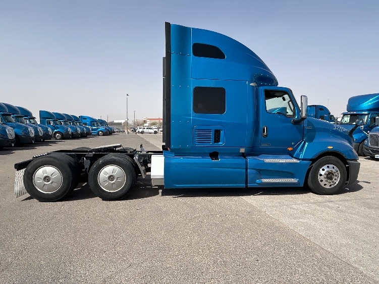2021 International LT in El Paso, TX — photo 8