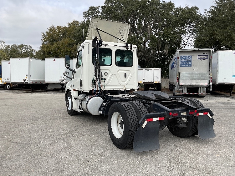 2019 Freightliner Cascadia in Tampa, FL — photo 5
