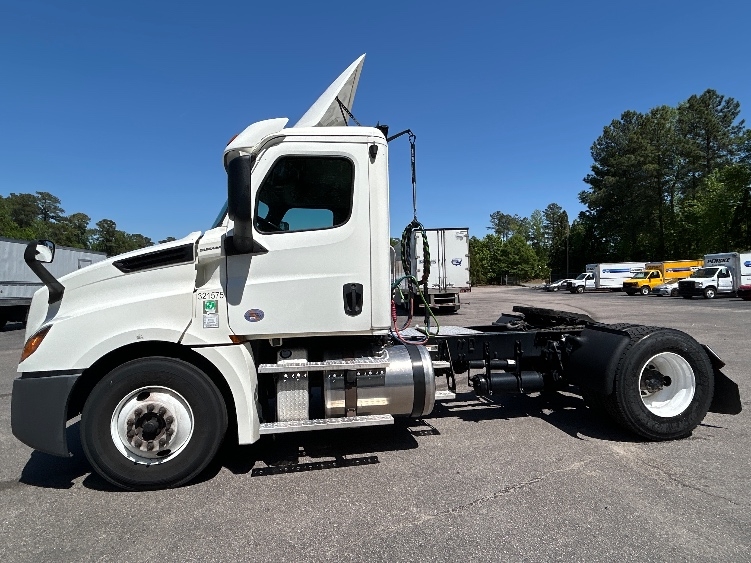 2019 Freightliner Cascadia in Garner, NC — photo 4
