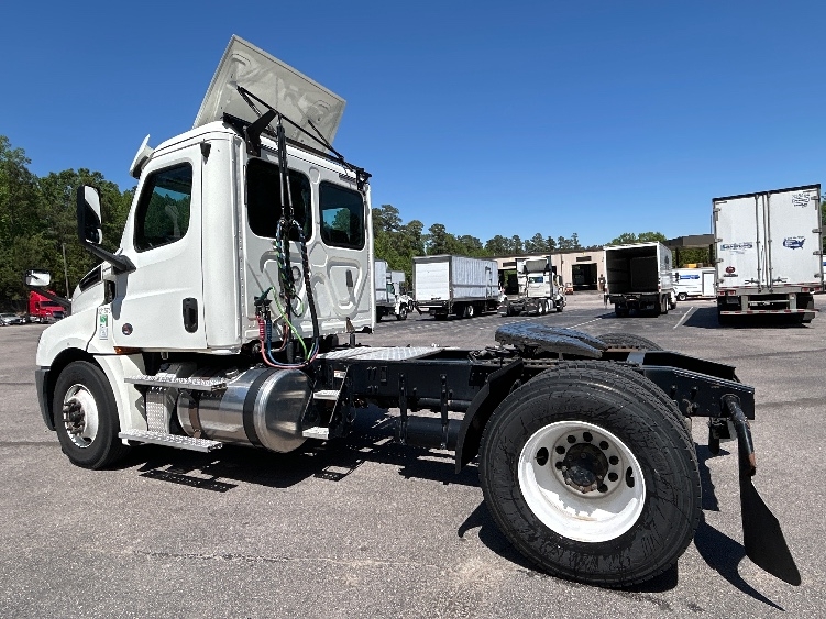2019 Freightliner Cascadia in Garner, NC — photo 5