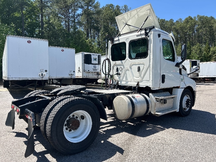 2019 Freightliner Cascadia in Garner, NC — photo 7