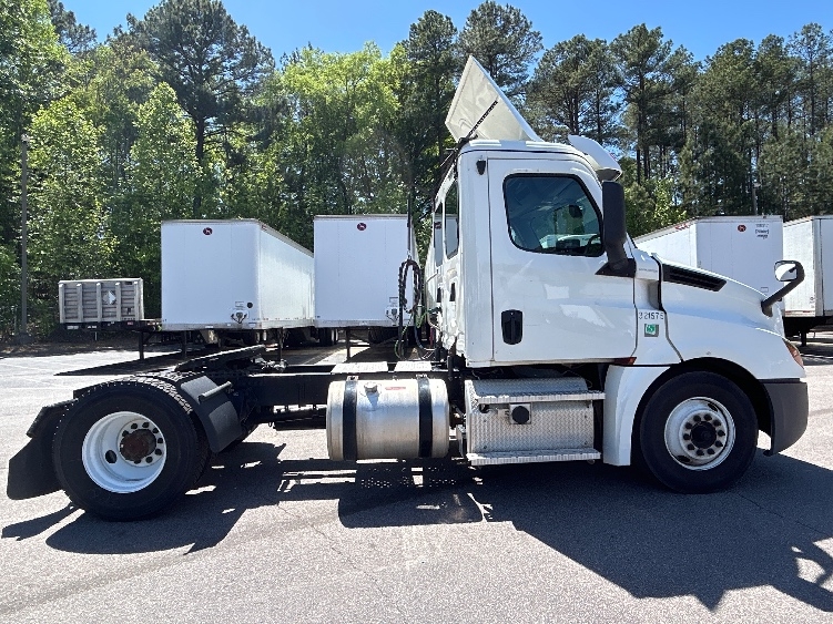 2019 Freightliner Cascadia in Garner, NC — photo 8
