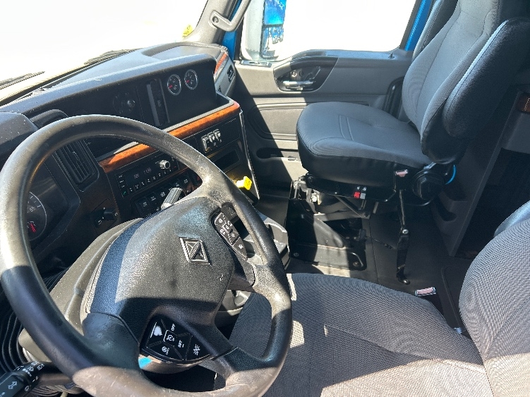 2021 International LT in El Paso, TX — photo 10