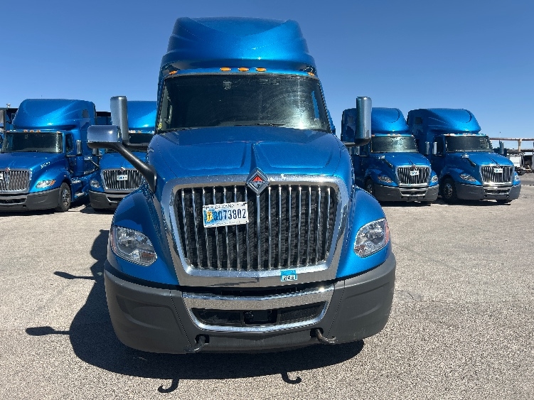 2021 International LT in El Paso, TX — photo 2