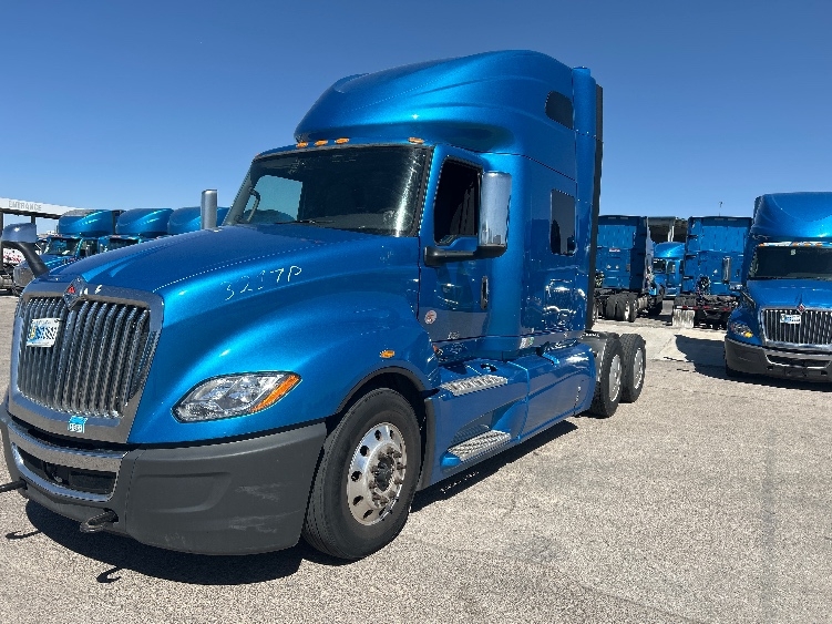 2021 International LT in El Paso, TX — photo 3