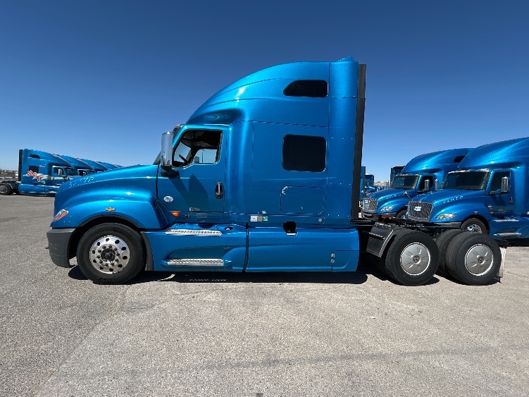 2021 International LT in El Paso, TX — photo 4