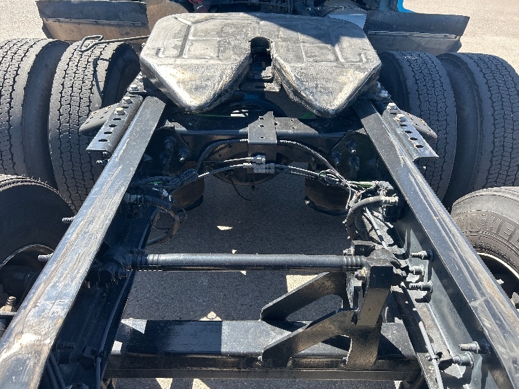 2021 International LT in El Paso, TX — photo 6