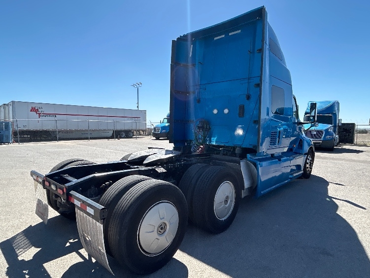 2021 International LT in El Paso, TX — photo 7