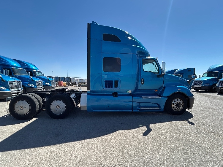2021 International LT in El Paso, TX — photo 8