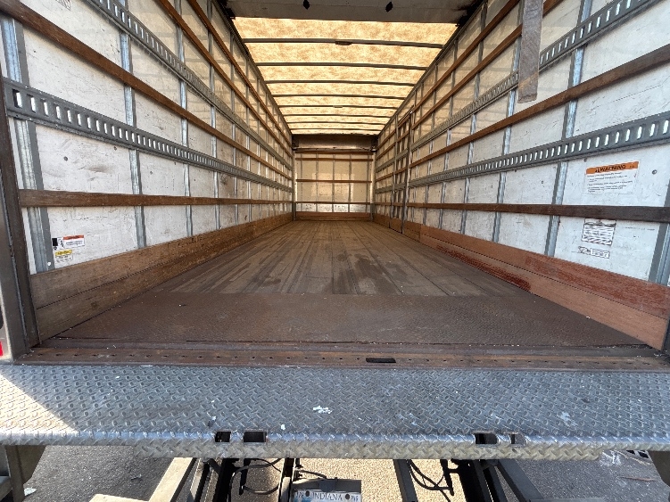 2019 Hino 268 in West Babylon, NY — photo 10