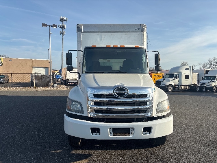 2019 Hino 268 in West Babylon, NY — photo 2