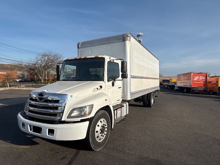 2019 Hino 268 in West Babylon, NY — photo 3