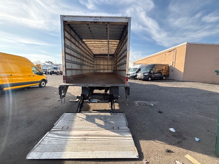 2019 Hino 268 in West Babylon, NY — photo 9