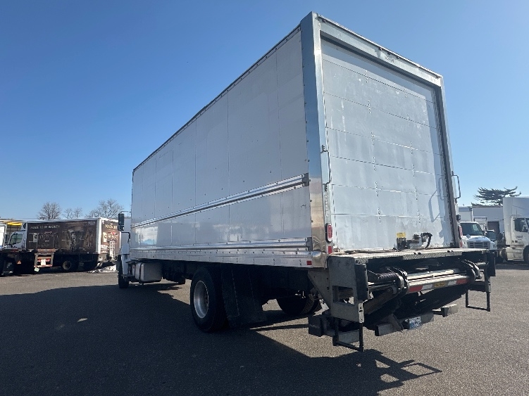 2019 Hino 268 in West Babylon, NY — photo 6