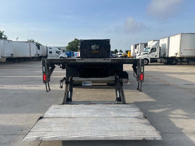 2019 Hino 268 in Houston, TX — photo 8