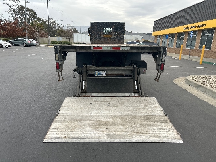 2019 Hino 268 in Sun Valley, CA — photo 9