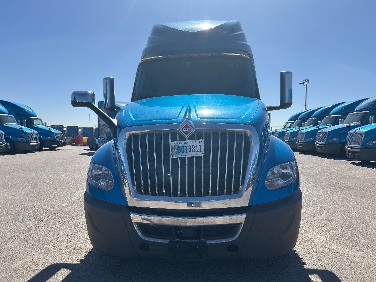 2021 International LT in El Paso, TX — photo 2