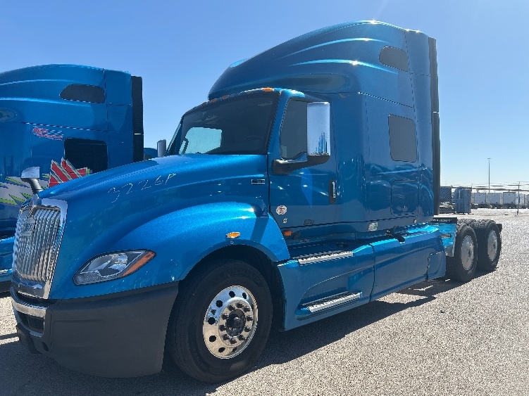 2021 International LT in El Paso, TX — photo 3