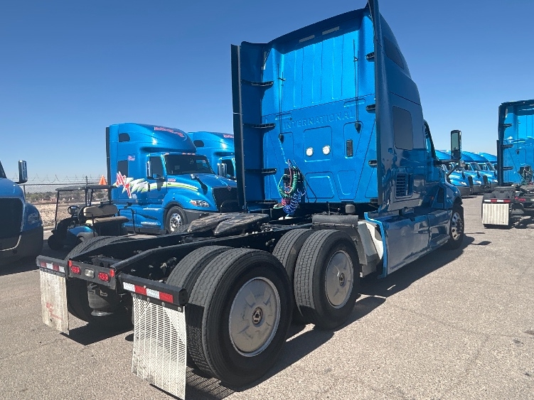 2021 International LT in El Paso, TX — photo 7