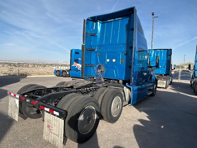 2021 International LT in El Paso, TX — photo 7