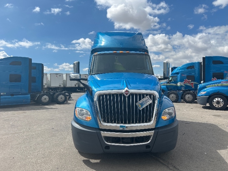 2021 International LT in El Paso, TX — photo 2