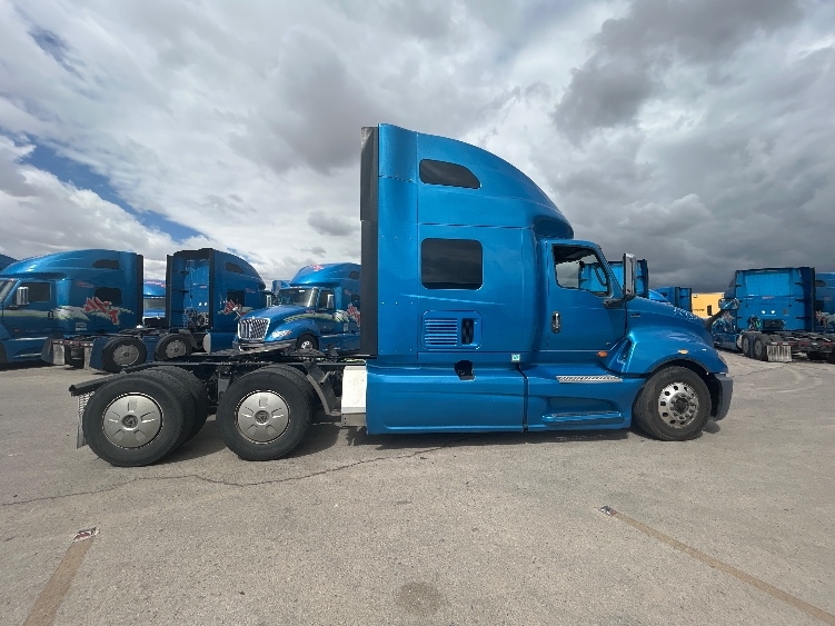 2021 International LT in El Paso, TX — photo 8