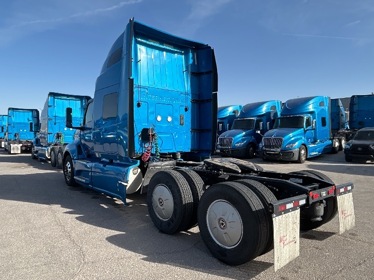 2021 International LT in El Paso, TX — photo 5