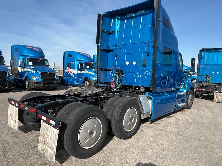 2021 International LT in El Paso, TX — photo 7