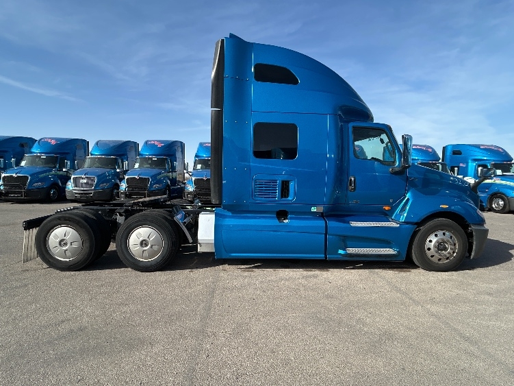 2021 International LT in El Paso, TX — photo 8