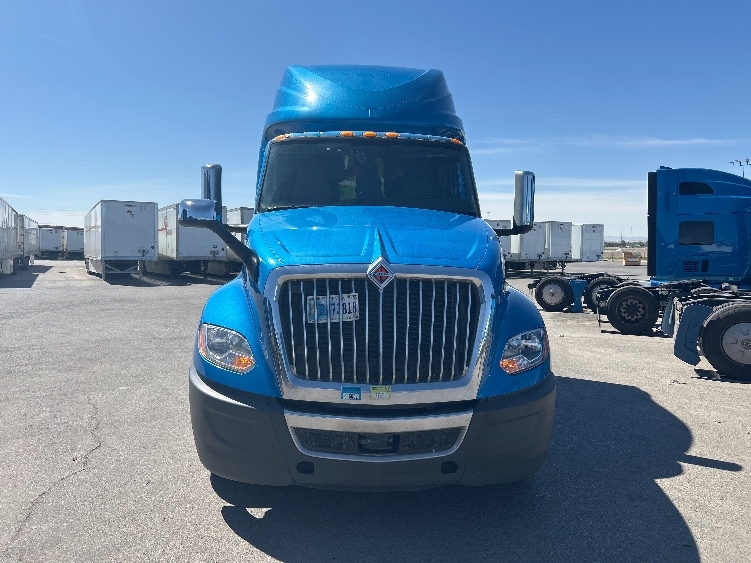 2021 International LT in El Paso, TX — photo 2