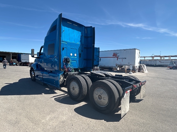 2021 International LT in El Paso, TX — photo 5