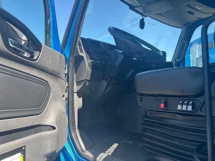 2021 International LT in El Paso, TX — photo 9