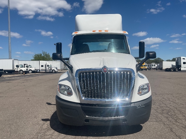 2019 International LT in Warren, MI — photo 2