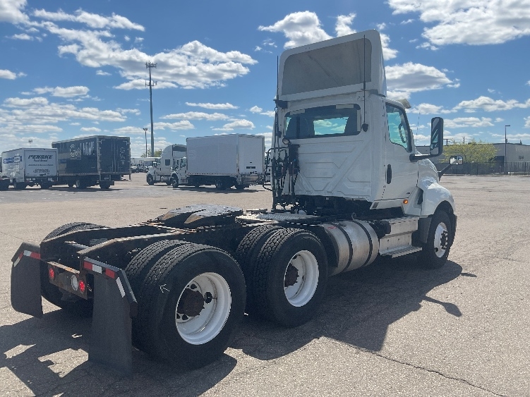 2019 International LT in Warren, MI — photo 7