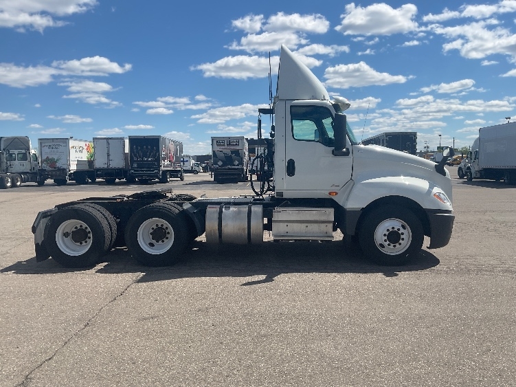 2019 International LT in Warren, MI — photo 8
