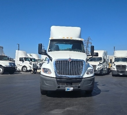 2019 International LT in Stockton, CA — photo 2