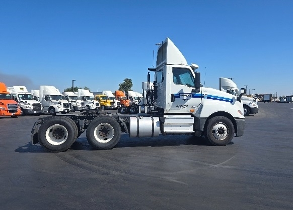 2019 International LT in Stockton, CA — photo 8