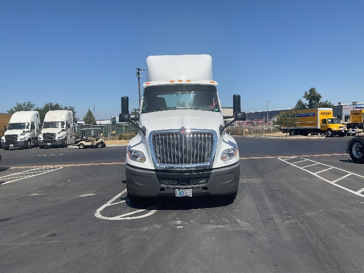 2019 International LT in Stockton, CA — photo 2
